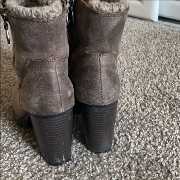 Heeled booties - Picture 3 of 9